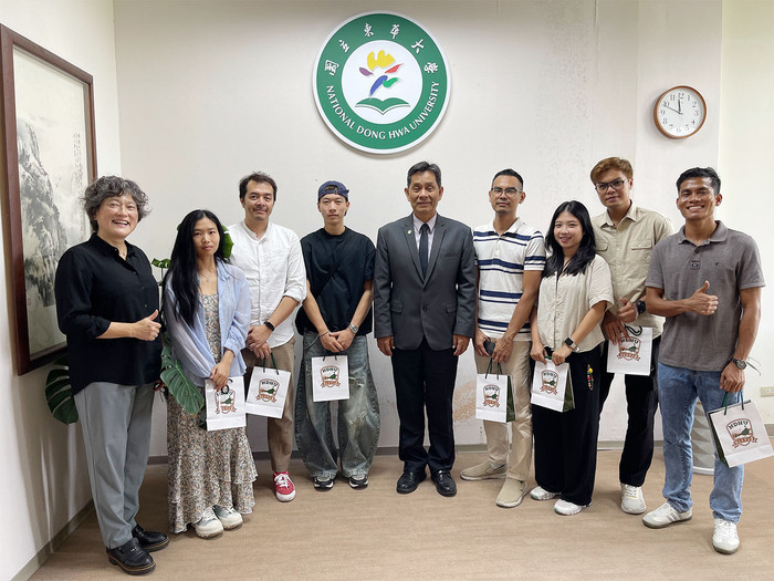 President Huey-Min Hsu Expresses Sympathy to Myanmar Students